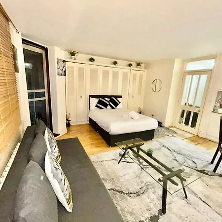 Beautiful Apartment At Cromwell Road